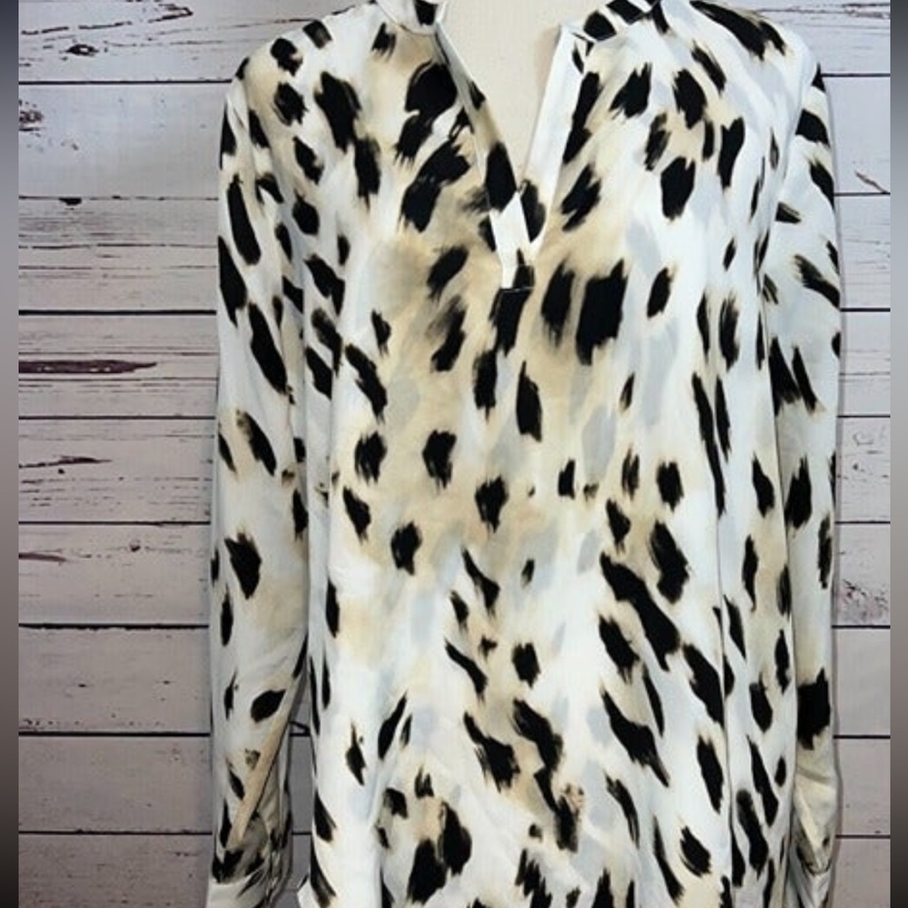 Chico’s animal print asymmetrical high / low Tunic